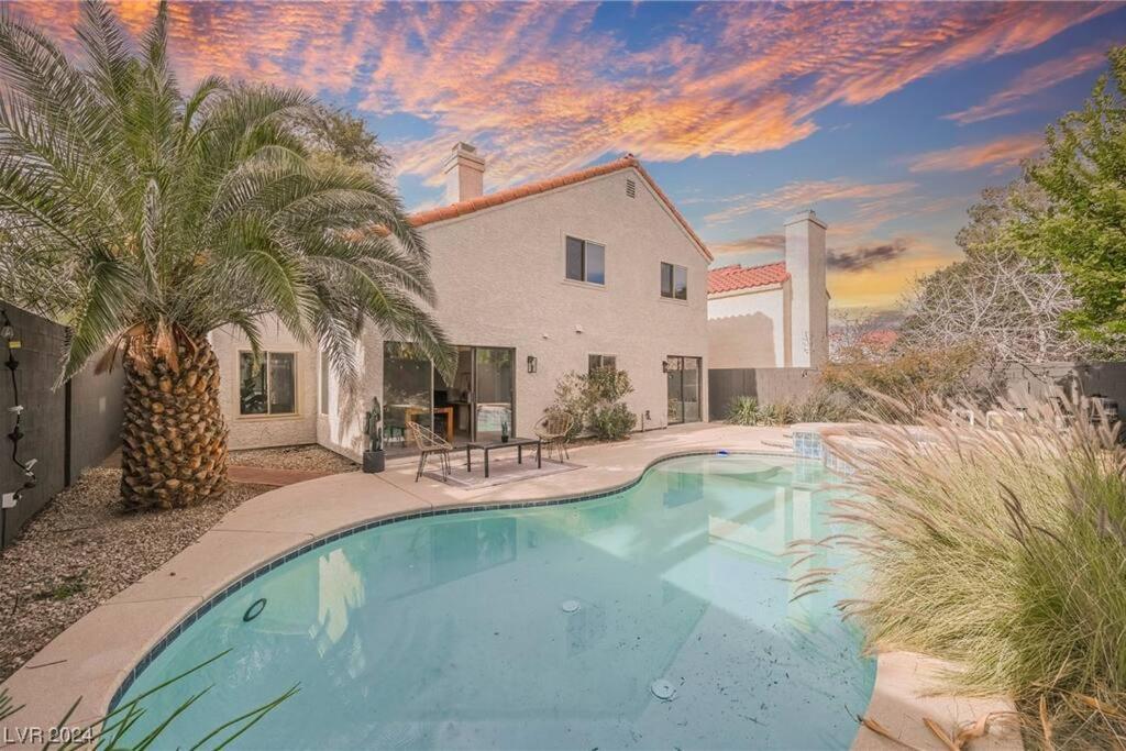 Сasa de vacaciones 4br Model W Pool And Pool Table In Henderson *